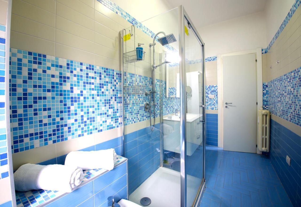 Hostly - Vittoria House - Near The Center With Private Parking Apartamento Nápoles Exterior foto